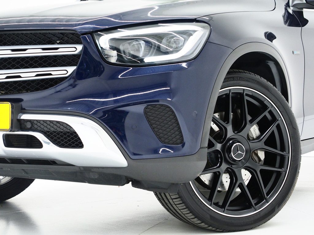 Mercedes-Benz GLC 300e 4MATIC Premium Plus 47