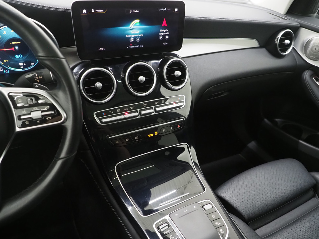 Mercedes-Benz GLC 300e 4MATIC Premium Plus 76