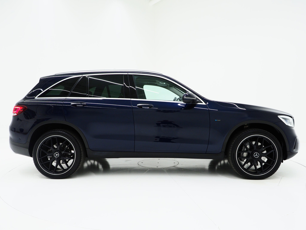 Mercedes-Benz GLC 300e 4MATIC Premium Plus 9