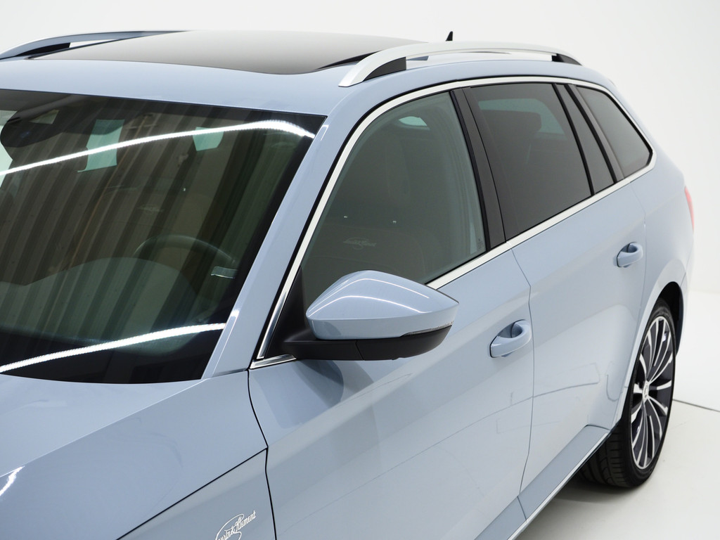 Škoda Superb Combi 1.4 TSI iV Laurin & Klement 12