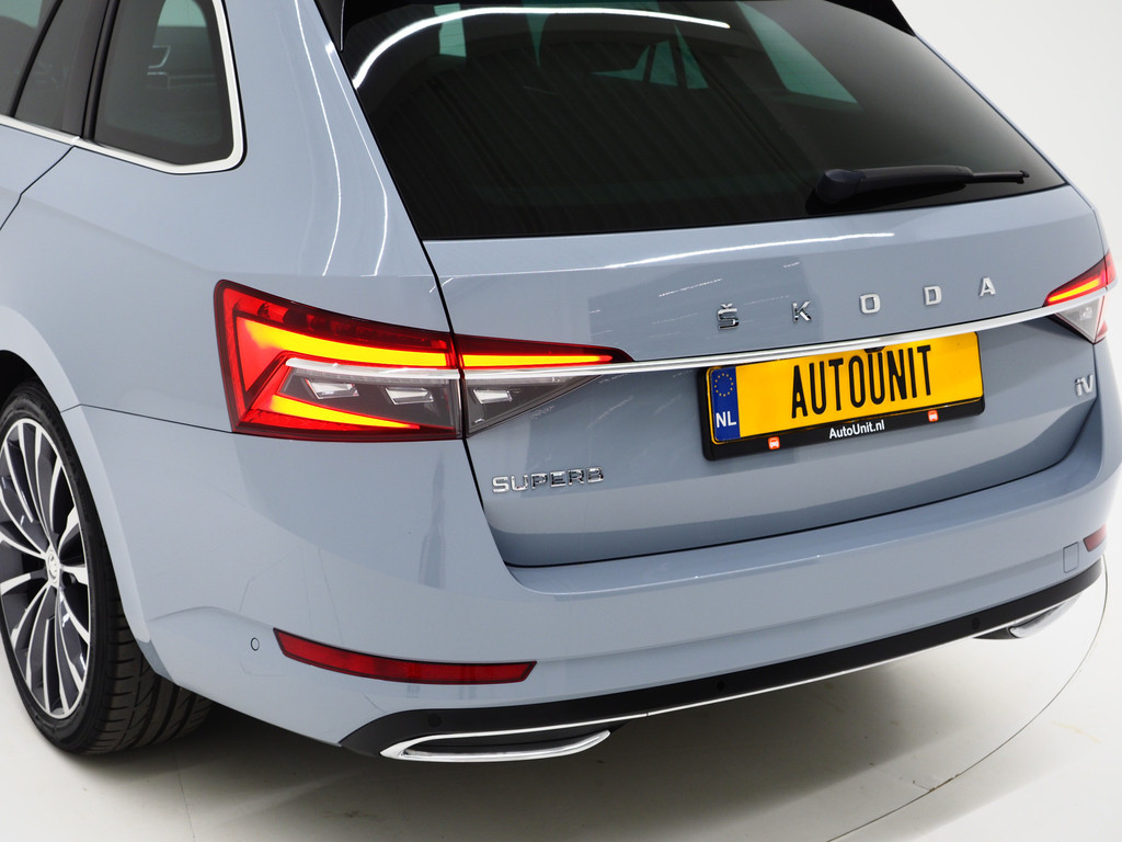 Škoda Superb Combi 1.4 TSI iV Laurin & Klement 13