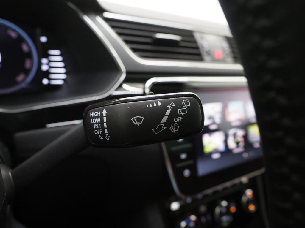 Škoda Superb Combi 1.4 TSI iV Laurin & Klement 26