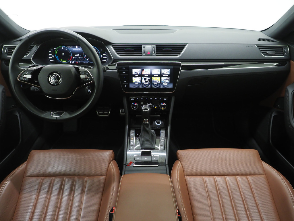 Škoda Superb Combi 1.4 TSI iV Laurin & Klement 4