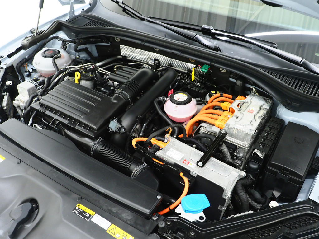 Škoda Superb Combi 1.4 TSI iV Laurin & Klement 6