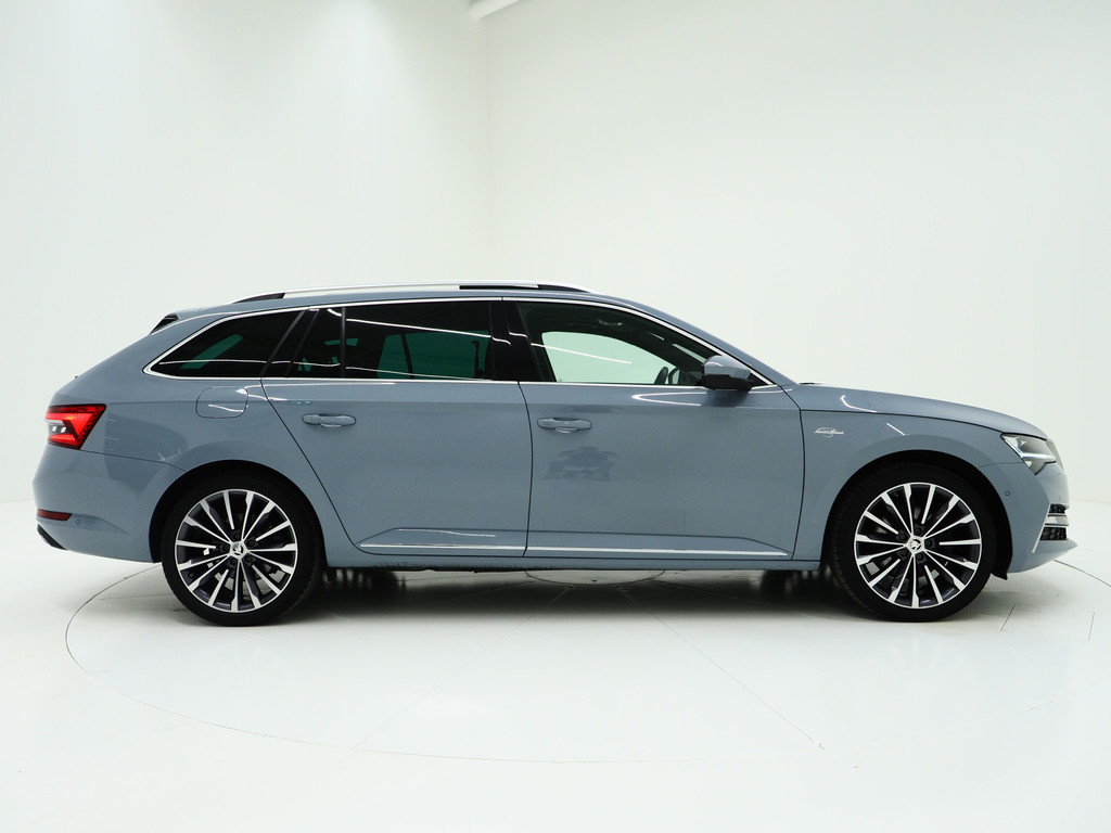 Škoda Superb Combi 1.4 TSI iV Laurin & Klement 9
