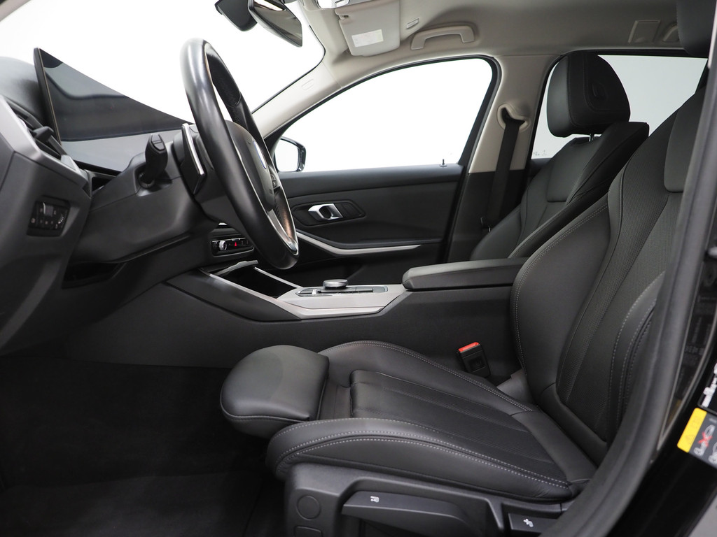 BMW 3 Serie Touring 320e LCI Shadow Line 14