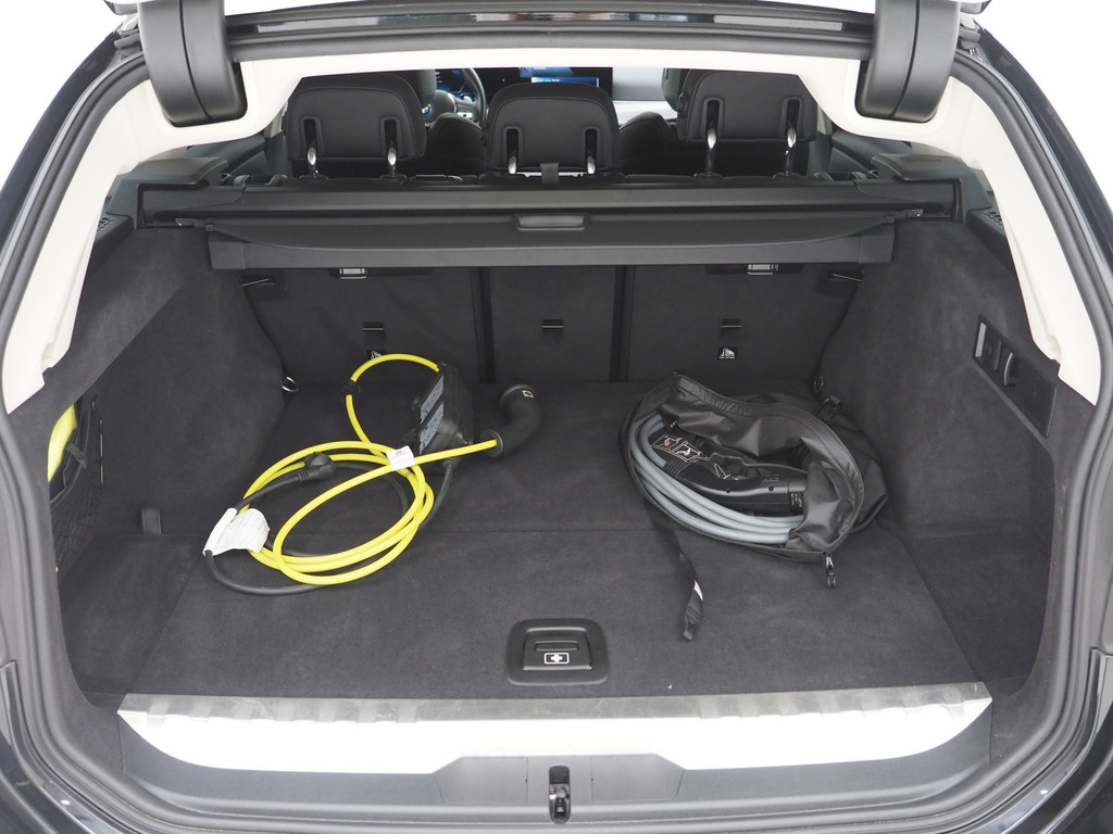 BMW 3 Serie Touring 320e LCI Shadow Line 34