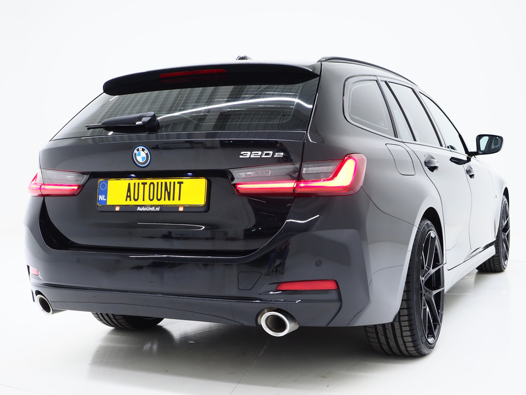 BMW 3 Serie Touring 320e LCI Shadow Line 44
