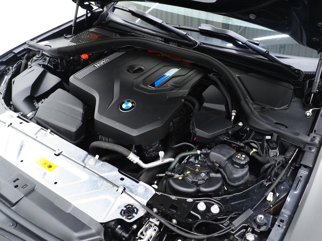 BMW 3 Serie Touring 320e LCI Shadow Line 6