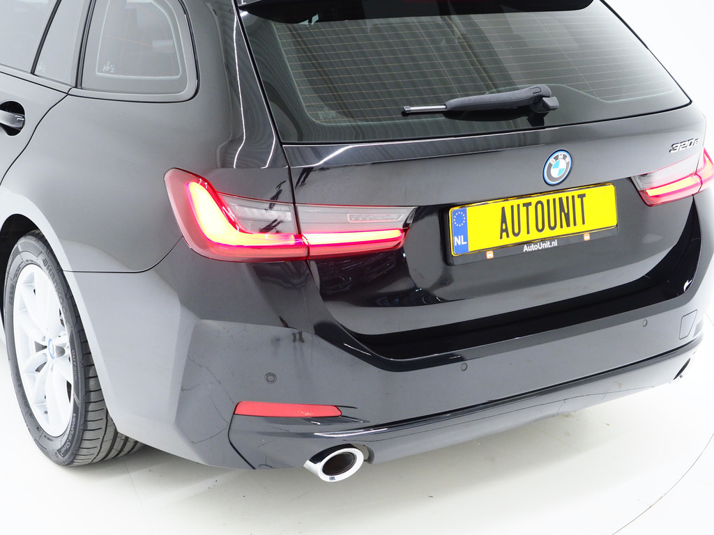 BMW 3 Serie Touring 320e LCI Shadow Line 13