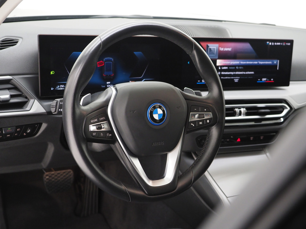 BMW 3 Serie Touring 320e LCI Shadow Line 15