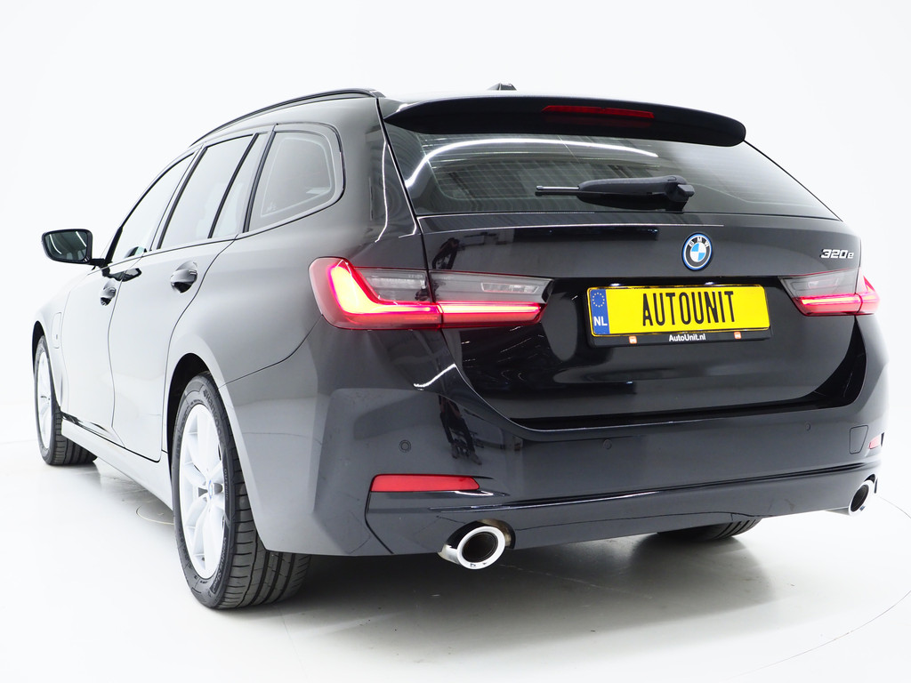 BMW 3 Serie Touring 320e LCI Shadow Line 2