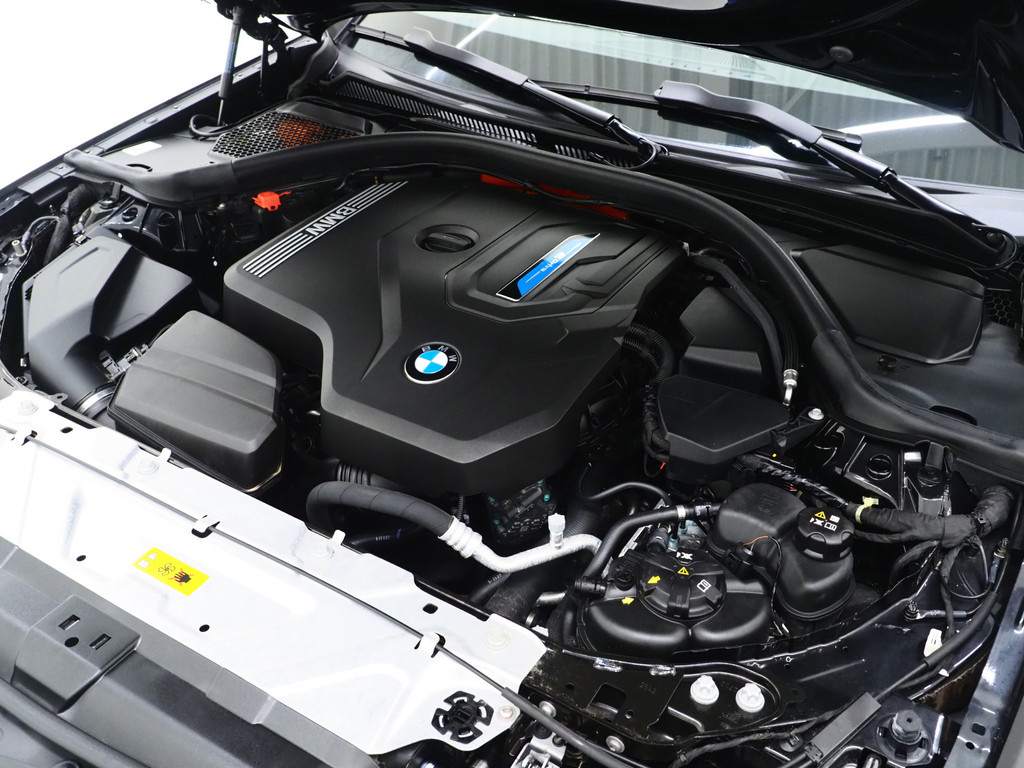 BMW 3 Serie Touring 320e LCI Shadow Line 40