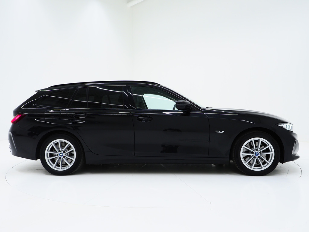 BMW 3 Serie Touring 320e LCI Shadow Line 43