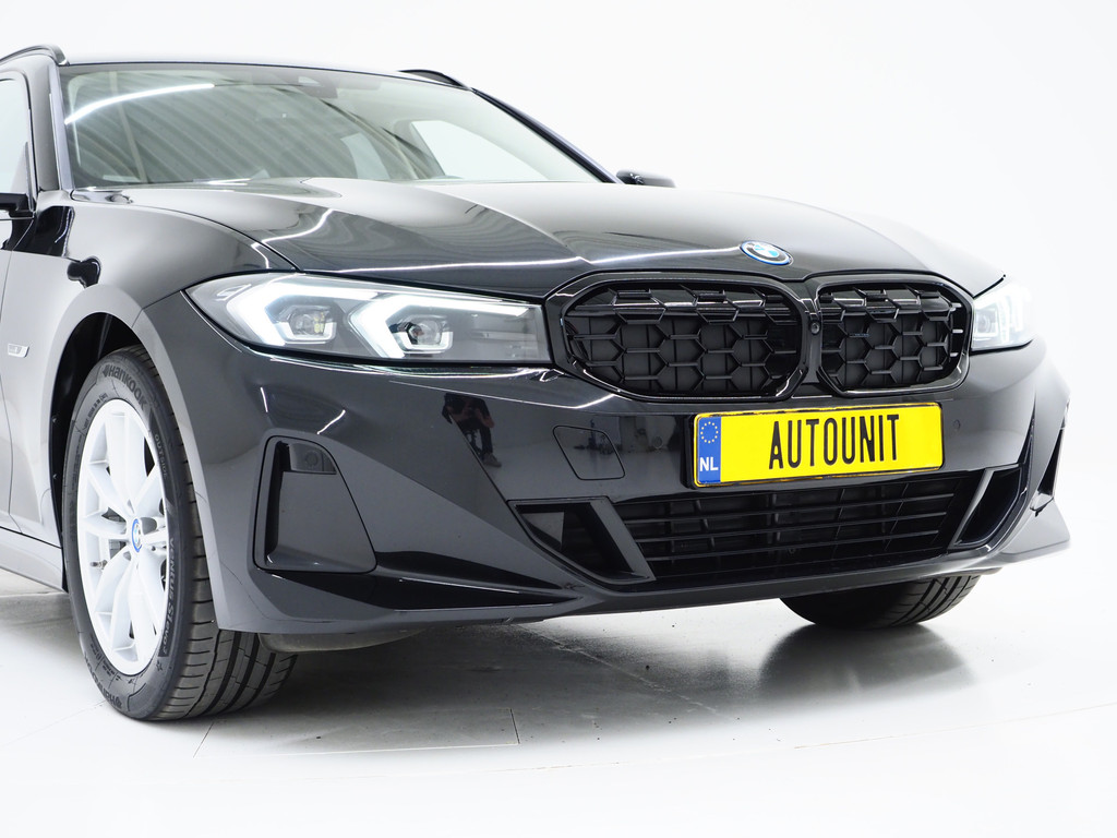 BMW 3 Serie Touring 320e LCI Shadow Line 45