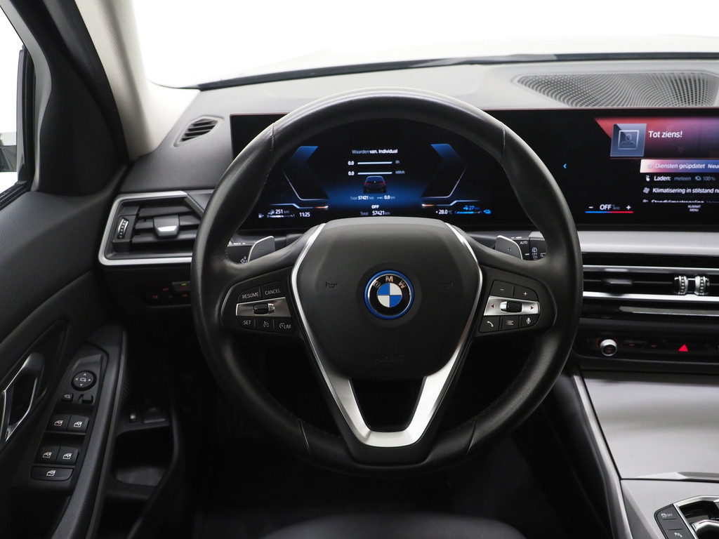 BMW 3 Serie Touring 320e LCI Shadow Line 64