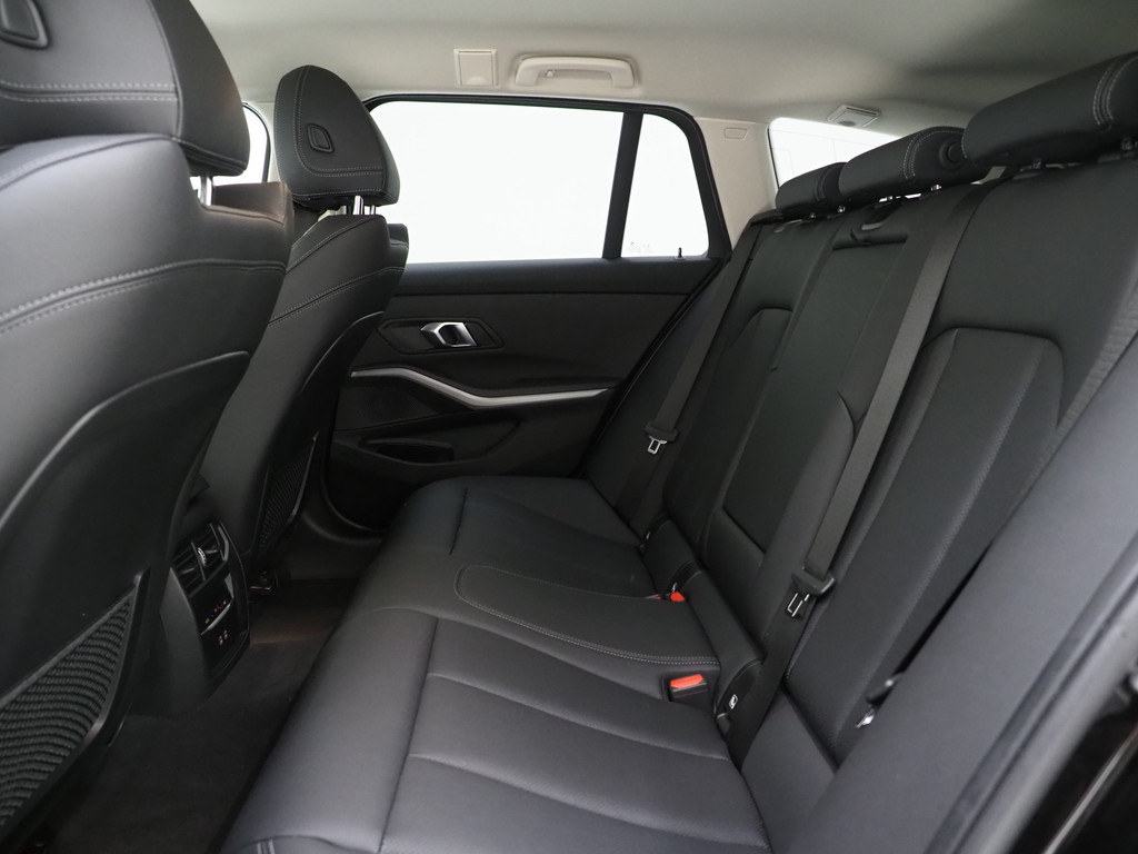 BMW 3 Serie Touring 320e LCI Shadow Line 65