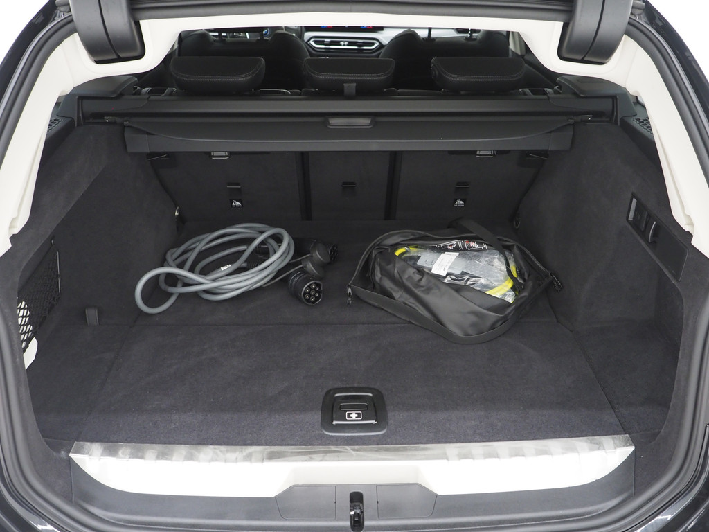 BMW 3 Serie Touring 320e LCI Shadow Line 66