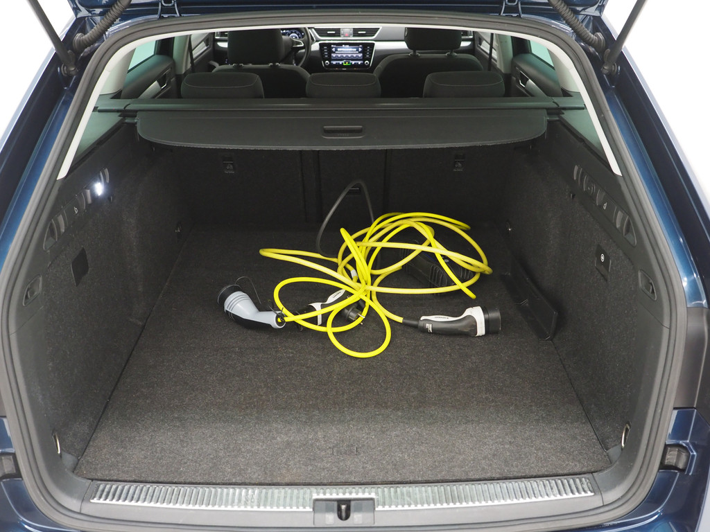 Škoda Superb Combi 1.4 TSI iV 218PK 70
