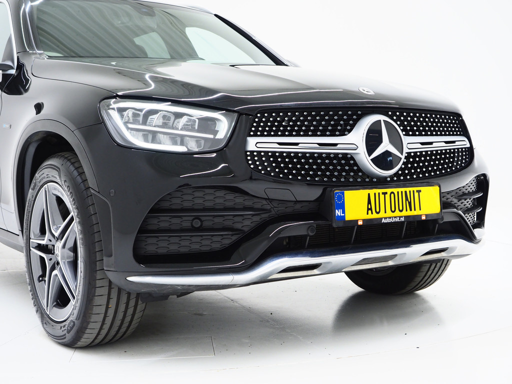 Mercedes-Benz GLC 300e 4MATIC AMG 11