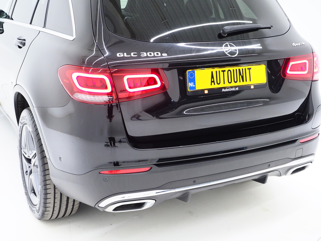 Mercedes-Benz GLC 300e 4MATIC AMG 50