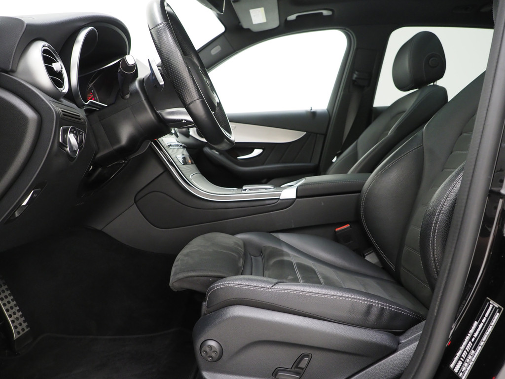 Mercedes-Benz GLC 300e 4MATIC AMG 51