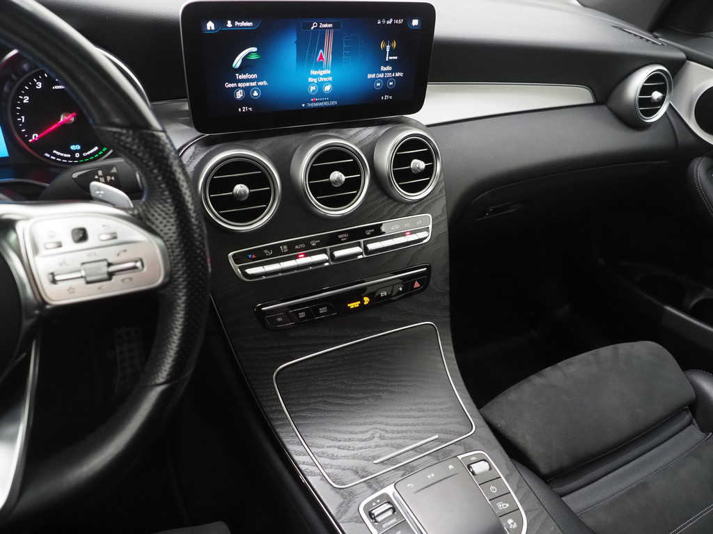 Mercedes-Benz GLC 300e 4MATIC AMG 66