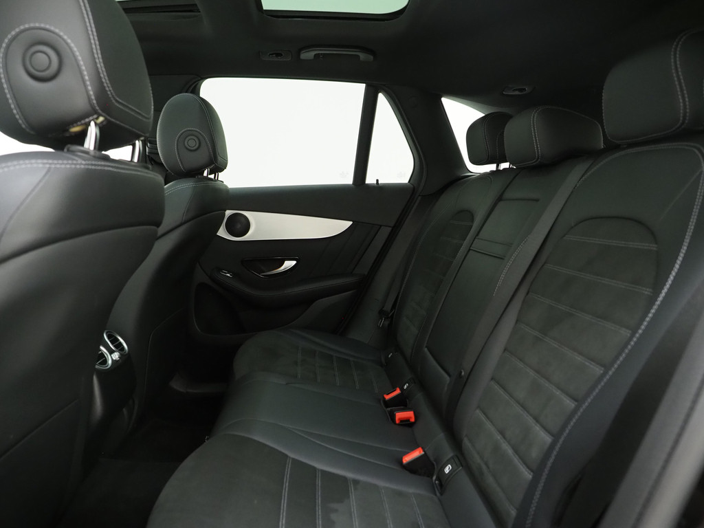 Mercedes-Benz GLC 300e 4MATIC AMG 68