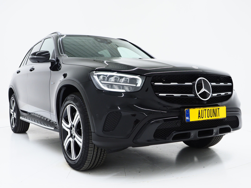 Mercedes-Benz GLC 300e 4MATIC Premium Night Black 10