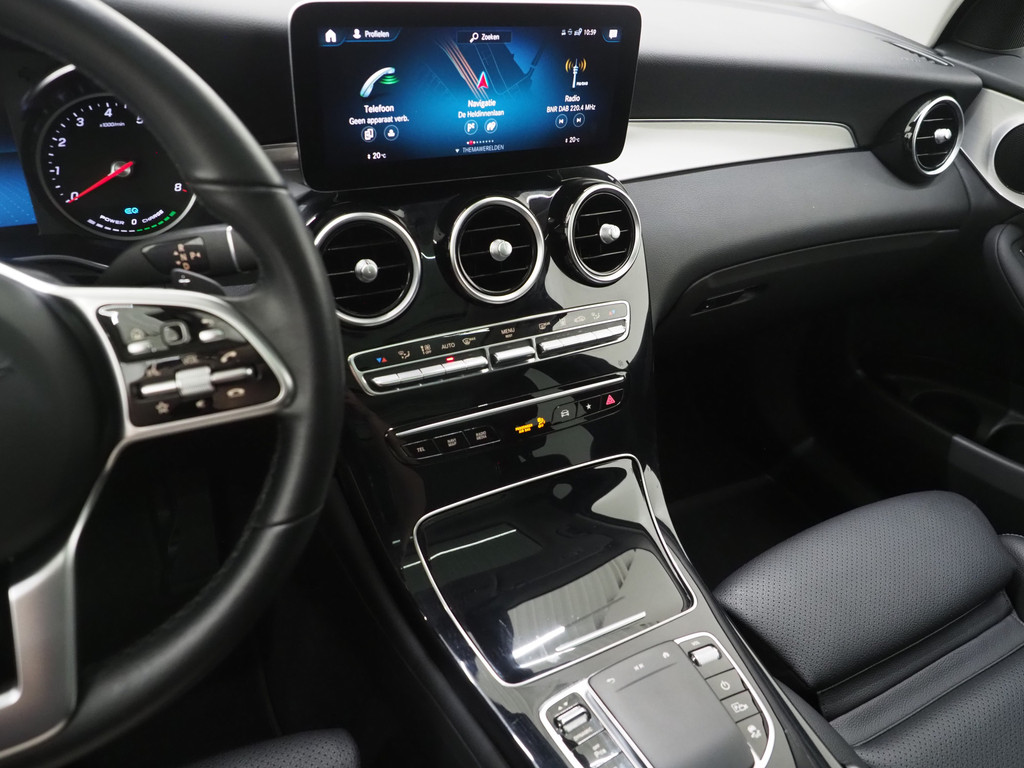 Mercedes-Benz GLC 300e 4MATIC Premium Night Black 33