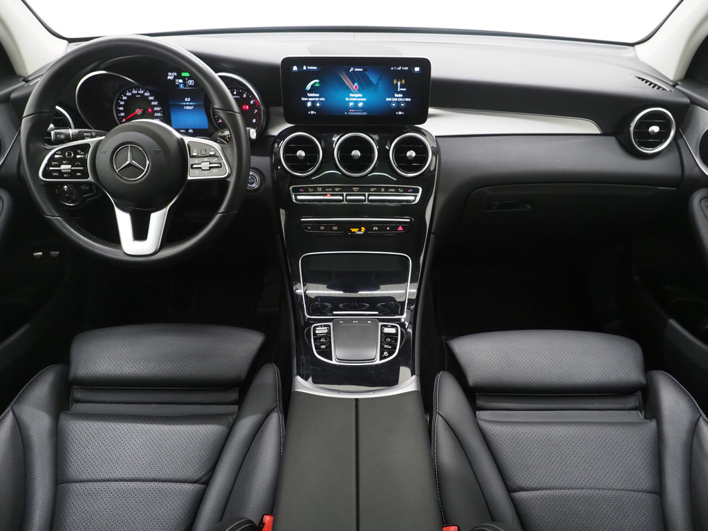 Mercedes-Benz GLC 300e 4MATIC Premium Night Black 4