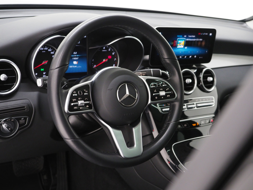Mercedes-Benz GLC 300e 4MATIC Premium Night Black 58