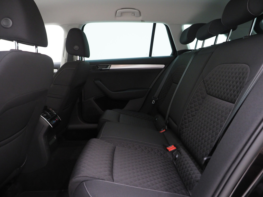Škoda Superb Combi 1.4 TSI iV 218PK 34