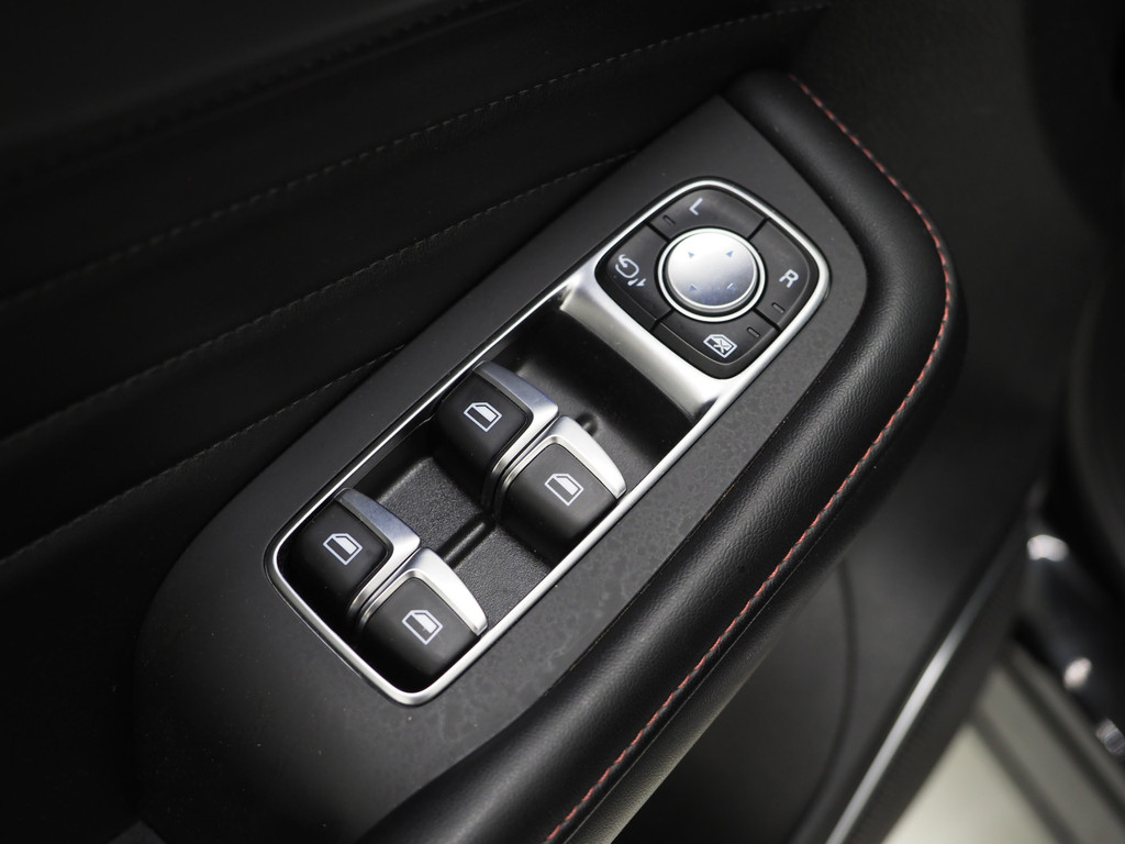 MG EHS 1.5 TGDI Luxury 18