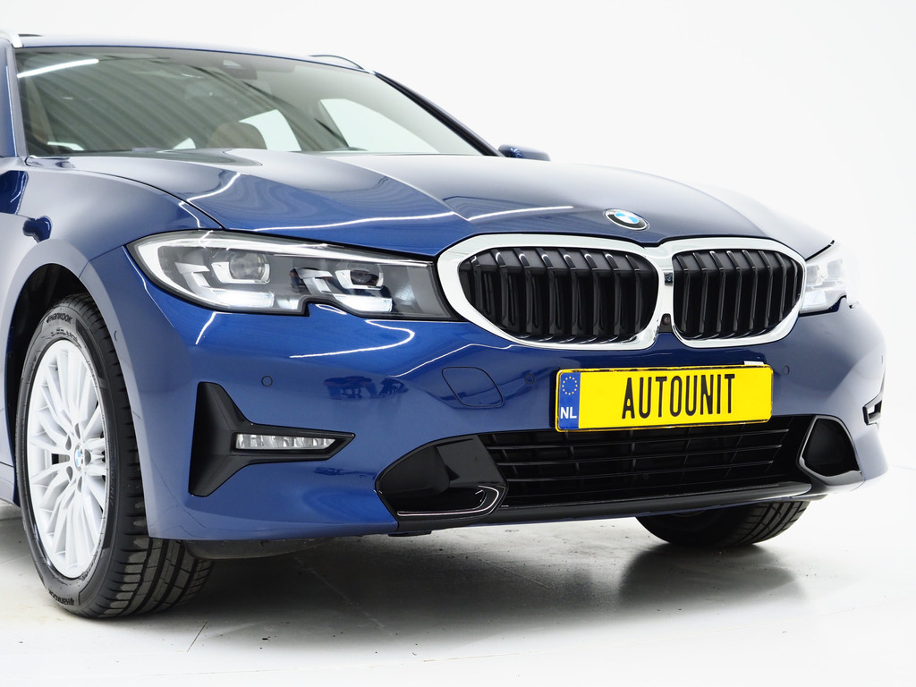 BMW 3 Serie Touring 330e 11