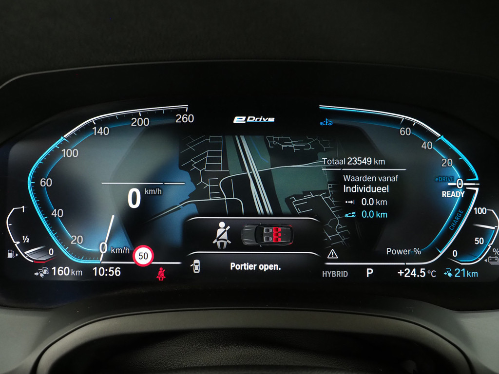 BMW 3 Serie Touring 330e 24