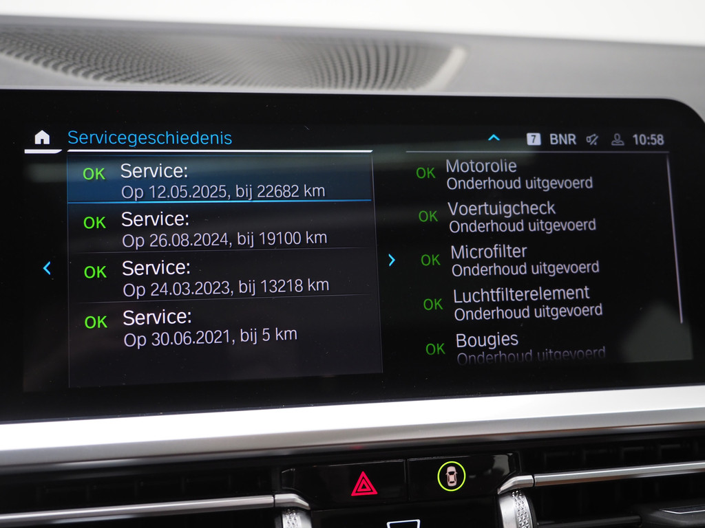 BMW 3 Serie Touring 330e 29