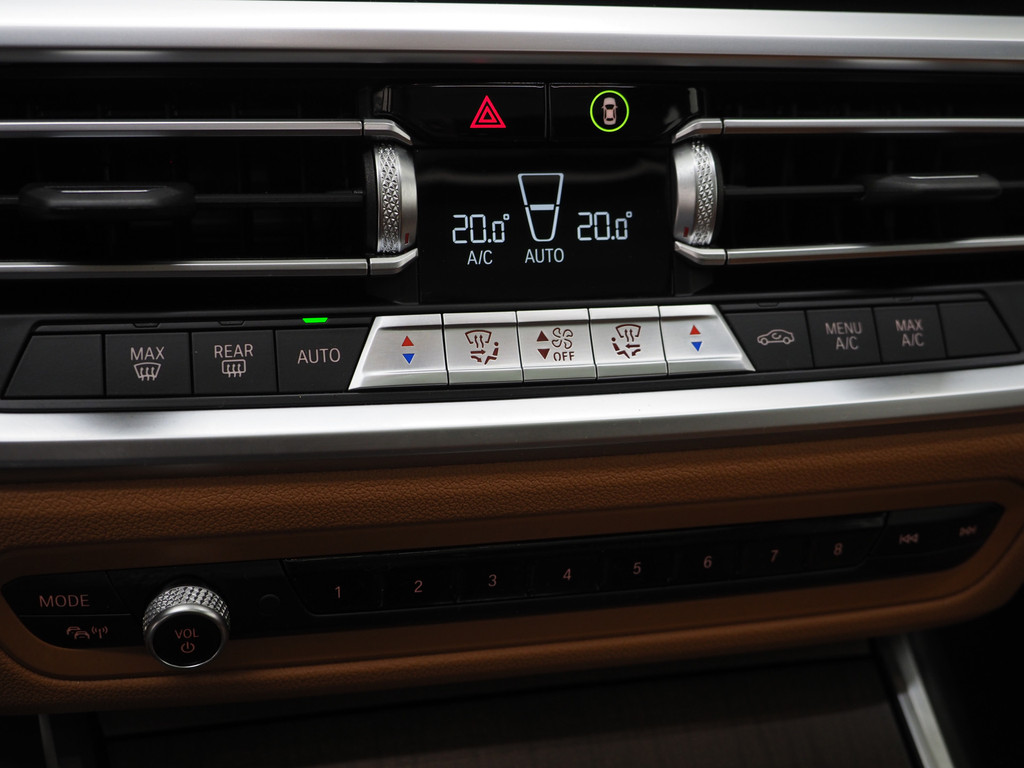 BMW 3 Serie Touring 330e 32