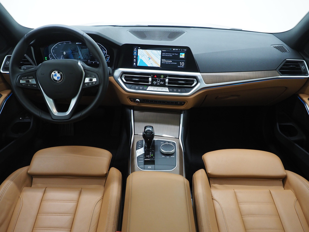 BMW 3 Serie Touring 330e 4