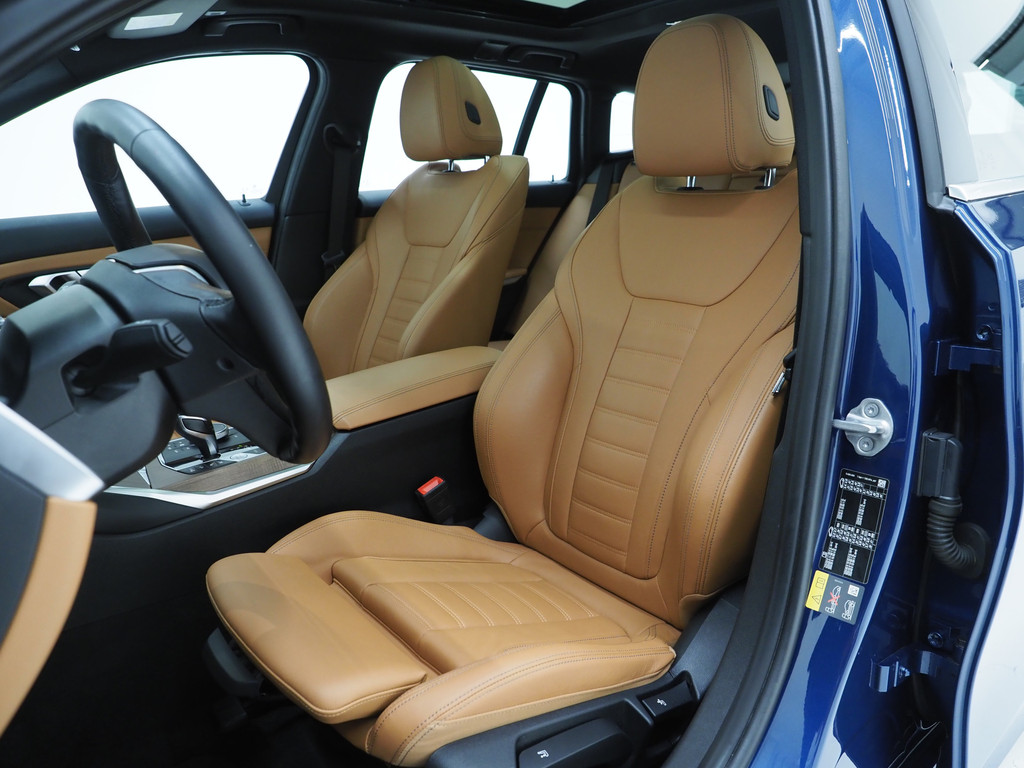 BMW 3 Serie Touring 330e 44