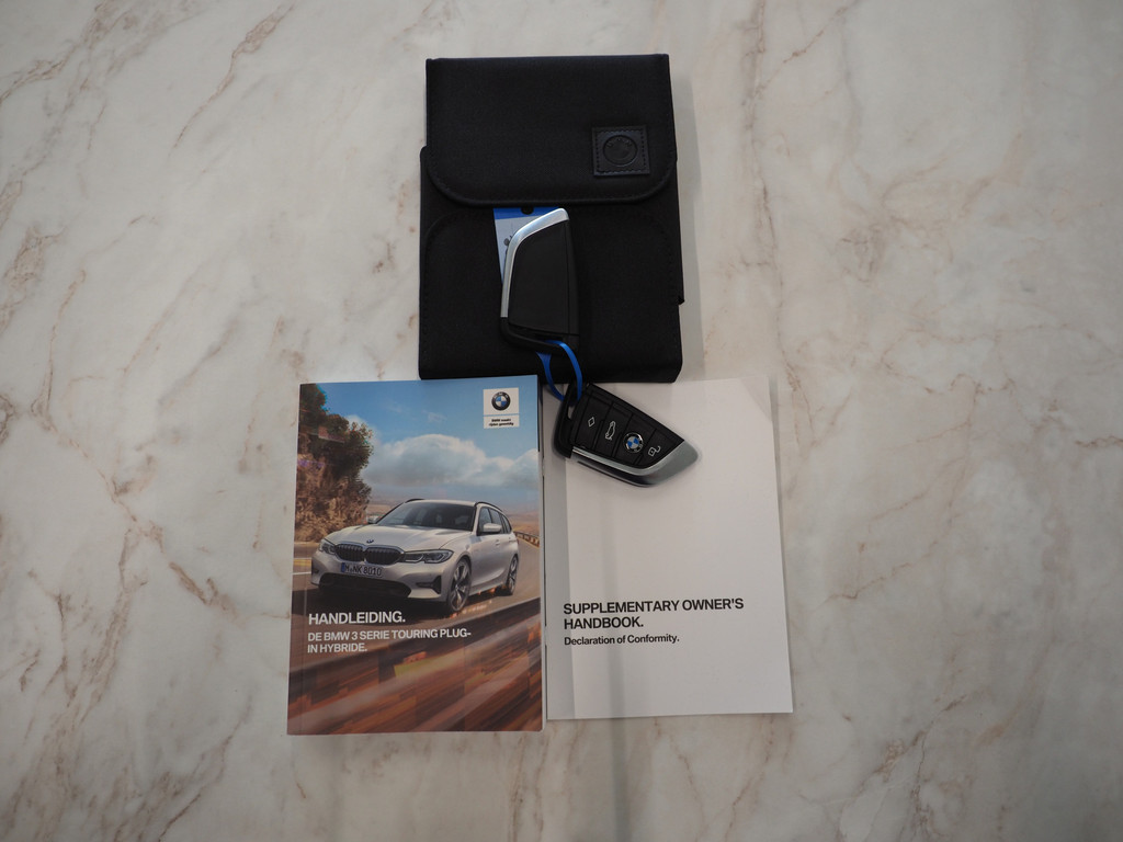 BMW 3 Serie Touring 330e 48