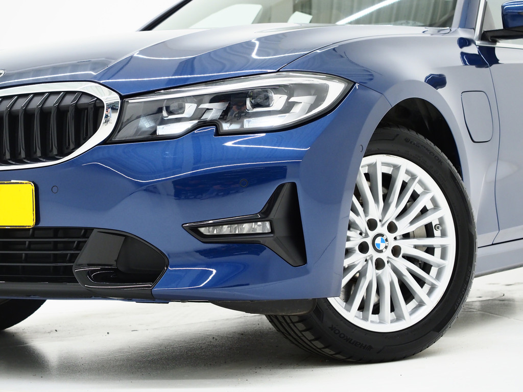 BMW 3 Serie Touring 330e 5