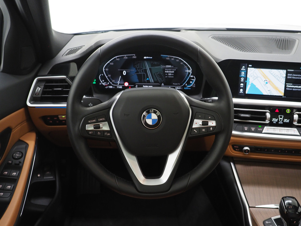 BMW 3 Serie Touring 330e 77