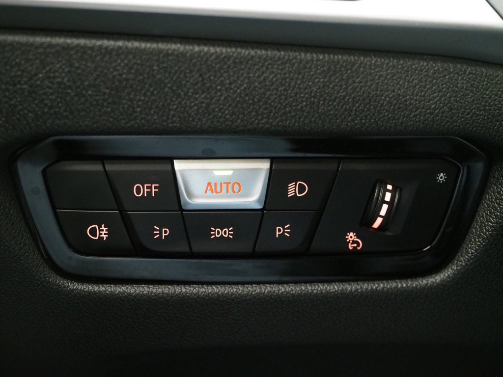 BMW 3 Serie Touring 320e LCI Shadow Line 19
