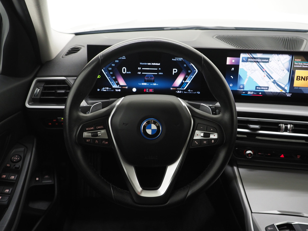 BMW 3 Serie Touring 320e LCI Shadow Line 72