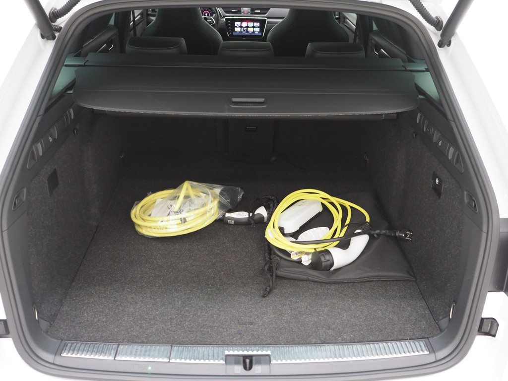 Škoda Superb Combi 1.4 TSI iV Sportline 218PK 39