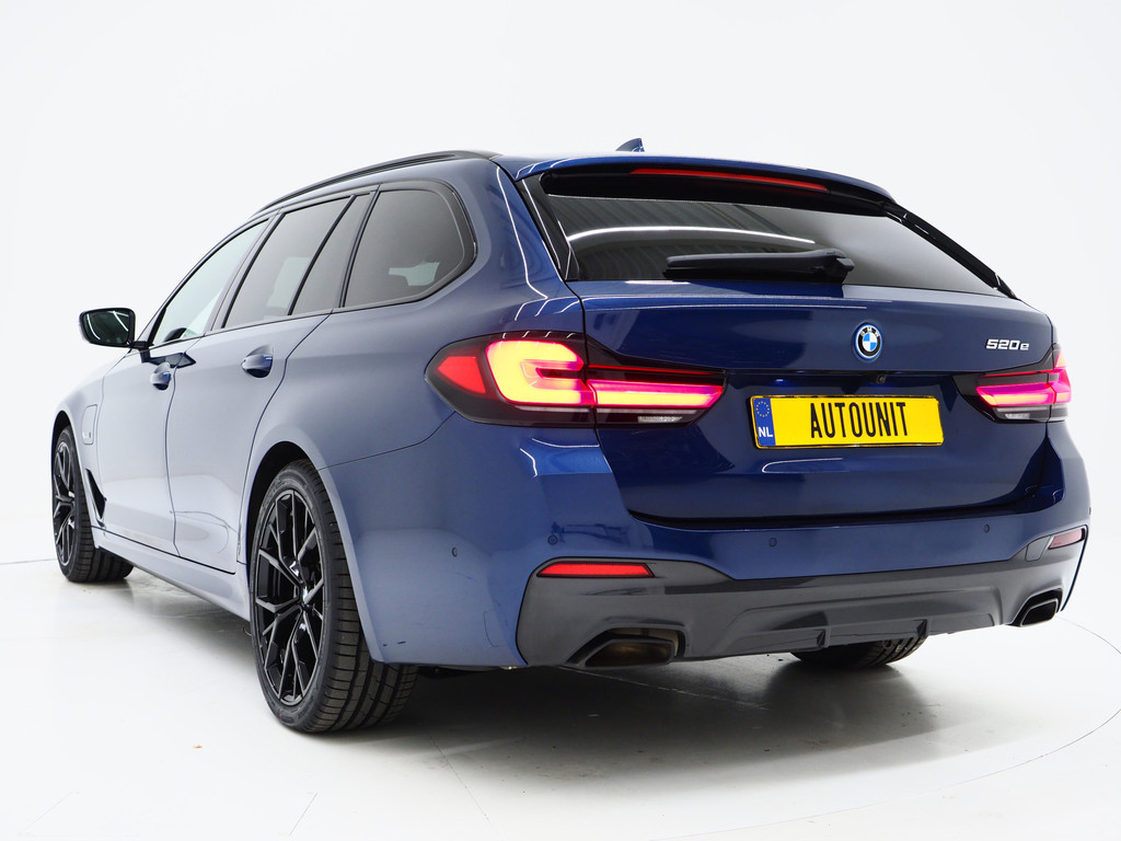 BMW 5 Serie Touring 520e M-Sport Shadow 2