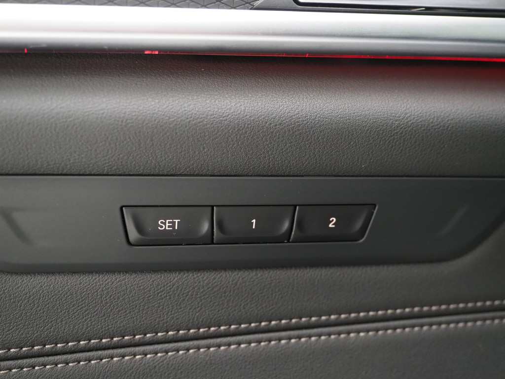 BMW 5 Serie Touring 520e M-Sport Shadow 20