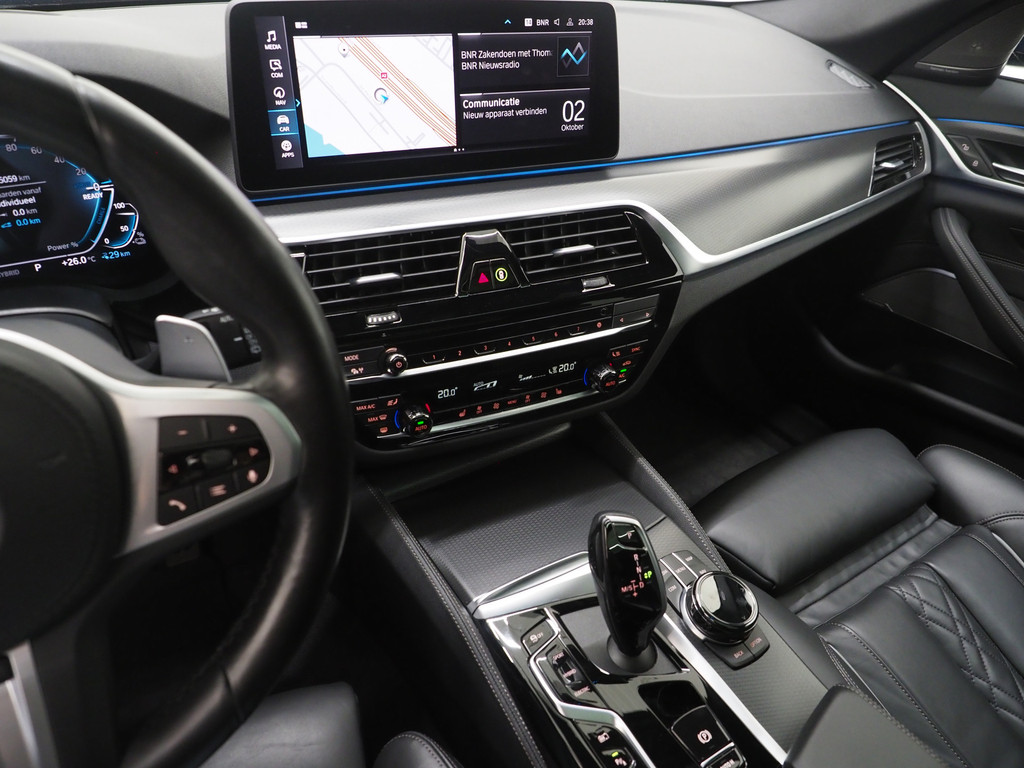 BMW 5 Serie Touring 520e M-Sport Shadow 37