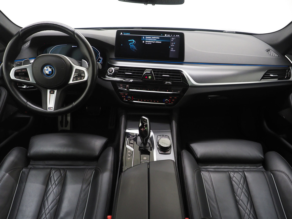 BMW 5 Serie Touring 520e M-Sport Shadow 4